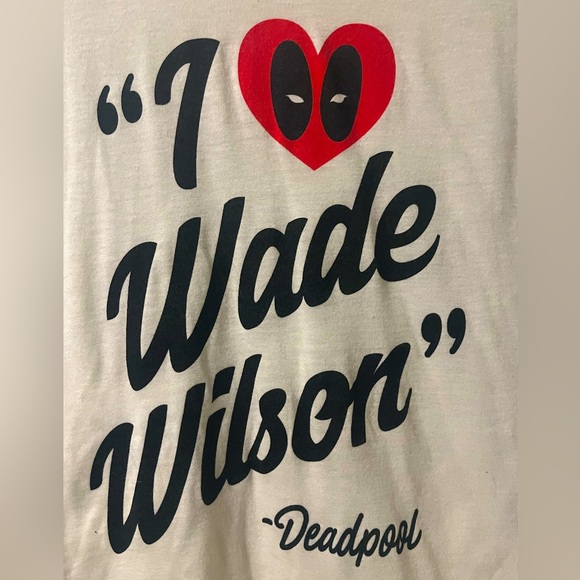 Marvel Deadpool Women’s I Love Wade Wilson ❤️ VNeck TShirt Tee Shirt Top XS Hero - Picture 4 of 4